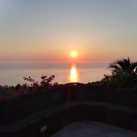 Dammusi Il Carrubo Pensionat 3*