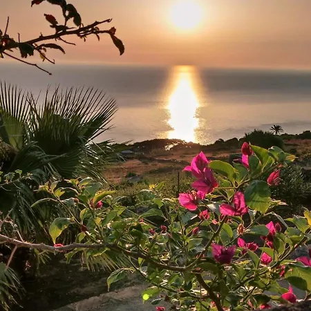 Dammusi Il Carrubo Pensionat 3*