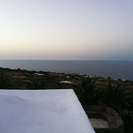 Dammusi Il Carrubo 3*