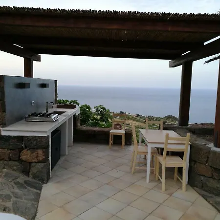 Dammusi Il Carrubo 3*