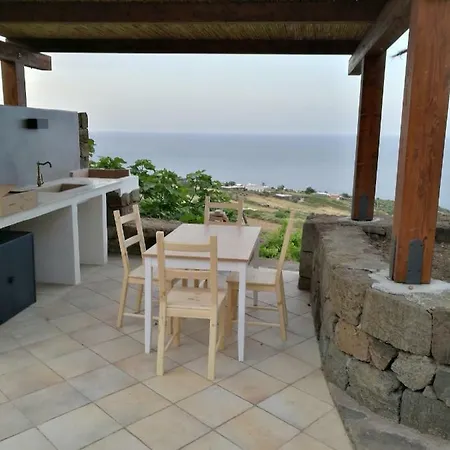 Pensionat Dammusi Il Carrubo Kamma