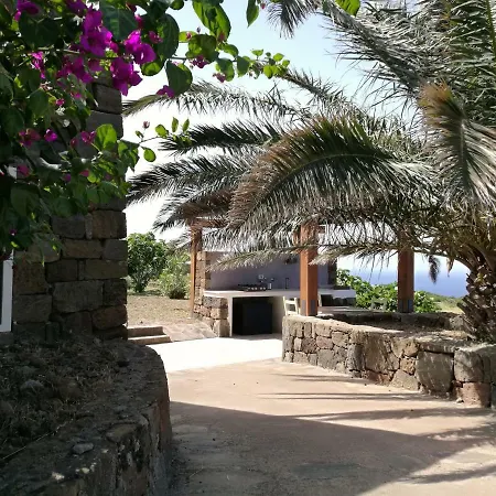 Dammusi Il Carrubo Pensionat Kamma